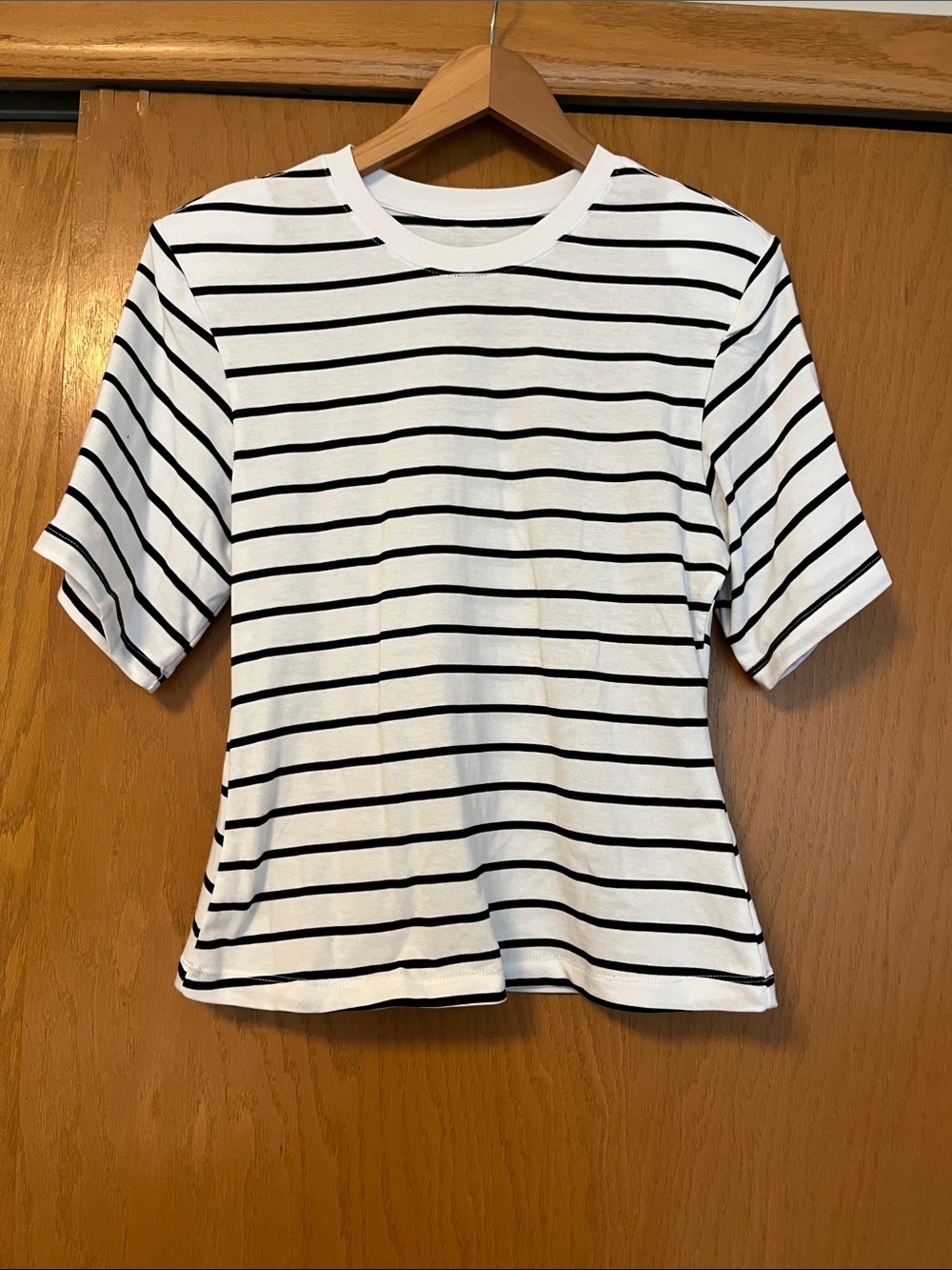 Classic Black & White Striped Women's Tee w shoulder pads & cinched waist